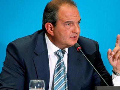 Ένταλμα σύλληψης για τις τηλεφωνικές υπο...