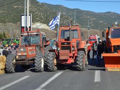 Δυτική Ελλάδα: Στα μπλόκα οι αγρότες, κό...