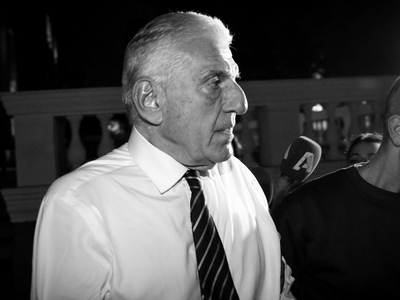 Βολές Γιάννου Παπαντωνίου μέσα από τη φυ...