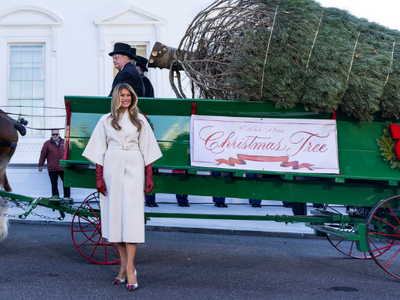 Μελάνια Τραμπ: Βίντεο από την άφιξη του ...