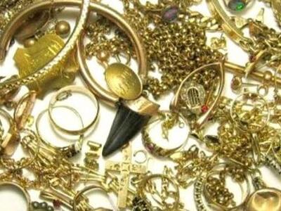 Έκρυβαν στα εσώρουχά τους χρυσαφικά αξία...