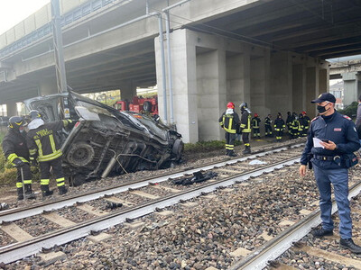 Θλίψη στην Ιταλία: Λεωφορείο που μετέφερ...