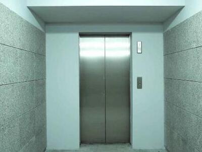 Έχετε αναρωτηθεί ποτέ γιατί τα ασανσέρ έ...