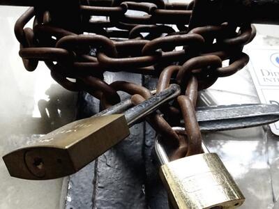 Λουκέτο σε ένα ακόμη κατάστημα του κέντρ...