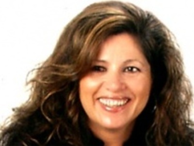 Αίγιο: Άναψε μεγάλες φωτιές η Ντόρα Κατσωνοπούλου 