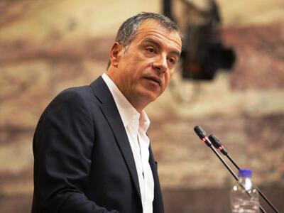 Θεοδωράκης: Δεν δίνουμε ψήφο εμπιστοσύνη...