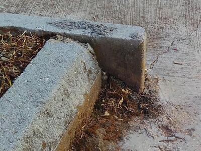 Μνημείο κακοτεχνίας, επικίνδυνο για τους...