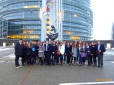 Στο Στρασβούργο μαθητές από την  Περιφερ...