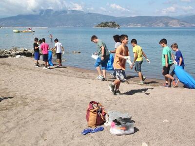 1.455 τόνοι πλαστικού επιπλέουν στη Μεσό...