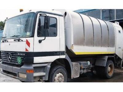 Βάρδα: Έκλεψαν μπαταρίες και πετρέλαιο α...