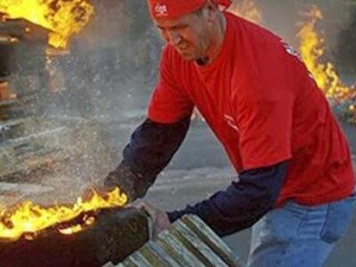 Εργάτες κρατούν ομήρους τα… αφεντικά σε ...