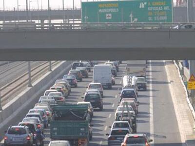 ΤΩΡΑ- Ουρές χιλιομέτρων στην Αττική Οδό ...