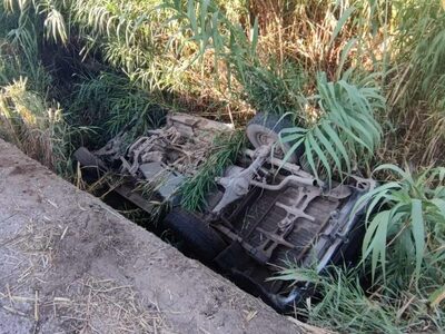 Αγρίνιο: Αυτοκίνητο τούμπαρε σε αρδευτικ...