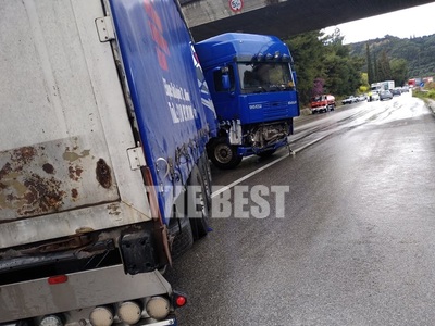 Πατρών-Πύργου: Δίπλωσε" νταλίκα στα Βραχνέικα στο ρεύμα προς Πύργο! Ρύθμιση της κυκλοφορίας σε ένα ρεύμα (photos) Πατρών-Πύργου: Δίπλωσε" νταλίκα στα Βραχνέικα στο ρεύμα προς Πύργο! Ρύθμιση της κυκλοφορίας σε ένα ρεύμα (photos)
