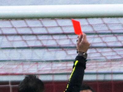 Εριξαν διαβρωτικό σε αυτοκίνητο διαιτητή...