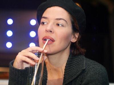 Η Ναταλία Δραγούμη όταν ήταν μικρή κατέβ...