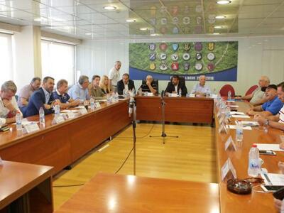 Αμετακίνητη στην προκήρυξή της η Footbal...