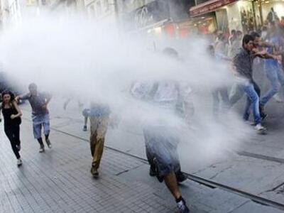 Τουρκία: Η αστυνομία χρησιμοποίησε δακρυ...