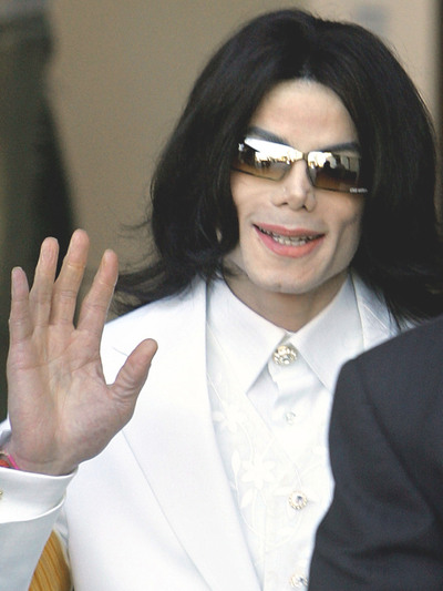 Στο σφυρί έπιπλα του Μάικλ Τζάκσον