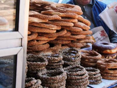 Πρόστιμο σε άνεργη επειδή πουλούσε κουλο...