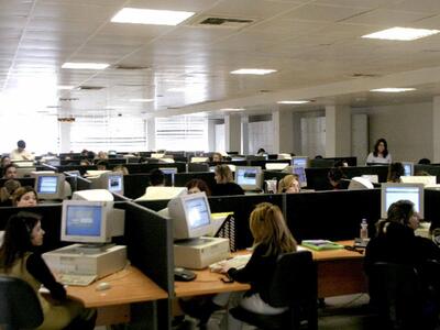 Μειώσεις μισθών 40% φέρνει το νέο μνημόνιο