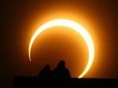 Σπάνια υβριδική έκλειψη Ηλίου το μεσημέρ...