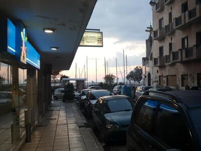 Πάτρα: Καρέ καρέ η ένοπλη ληστεία σε πρα...