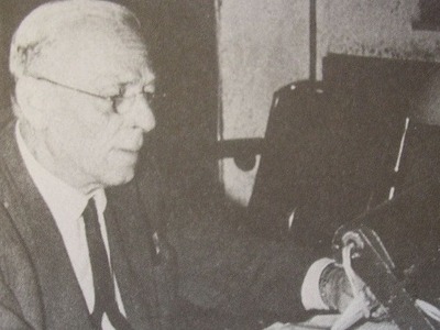 Ποιος ήταν ο εκφωνητής που μετέδωσε την ...