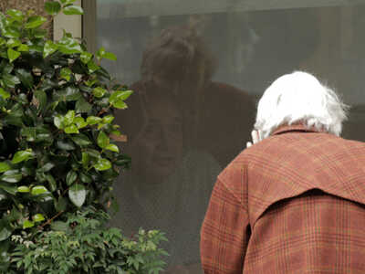 Έρωτας στα χρόνια του κορωνοϊού- Η νόσος...