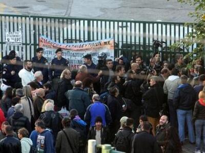 Το ΠΑΣΟΚ υπεραμύνεται της εισβολής των Μ...