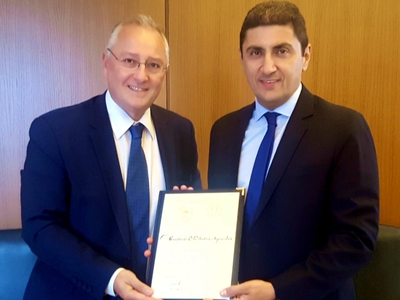 Στον Υφυπουργό Αθλητισμού Λευτέρη Αυγενά...