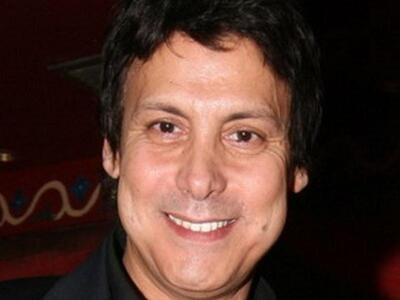 Ξέχασαν τον Τίμη Παρίση οι επώνυμοι φίλο...