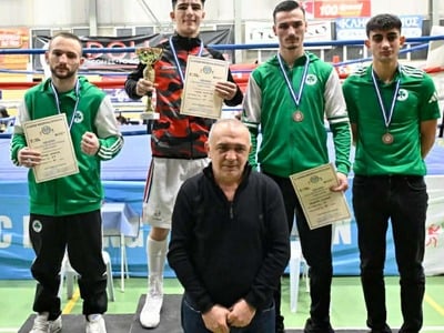 Η απονομή στον Γιώργο Πλέα