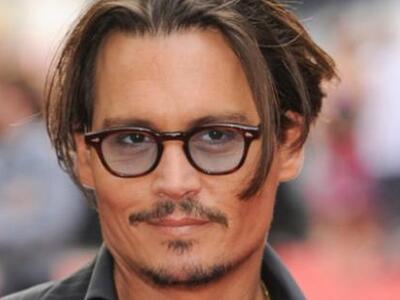 O Johnny Depp φίλησε στο στόμα τηλεπαρου...