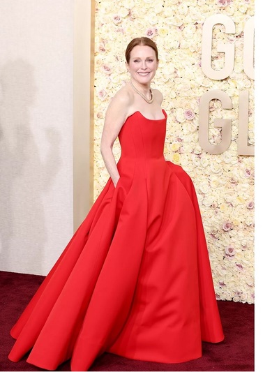 Τζουλιάν Μουρ με Bottega Veneta