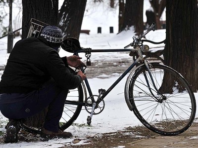 Ασθενοφόρο συγκρούστηκε με ποδήλατο