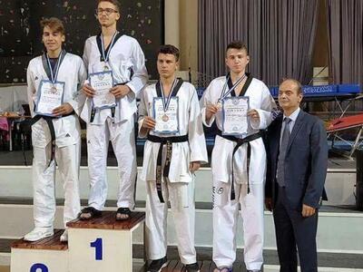 Έσπερος ΑΟΠΑ: Συγχαίρει τον Αντώνη Πανόπουλο