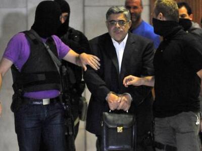 Σιδεροδέσμιοι θα μεταχθούν στη Βουλή οι ...