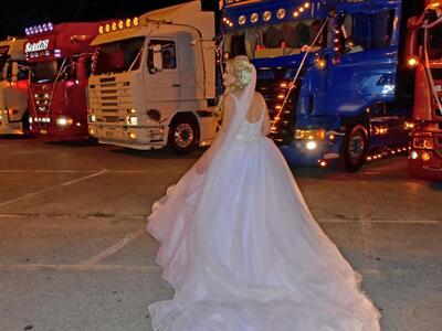 Γάμος, κόρνες και νταλίκες στο Ναύπλιο! ...