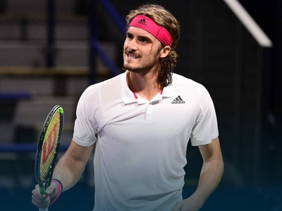 Πρόκριση Τσιτσιπά στα ημιτελικά με Ράονι...