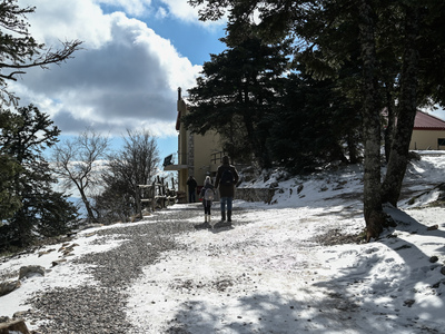 LIVE: Καιρός- κακοκαιρία Μπάρμπαρα: Χιον...