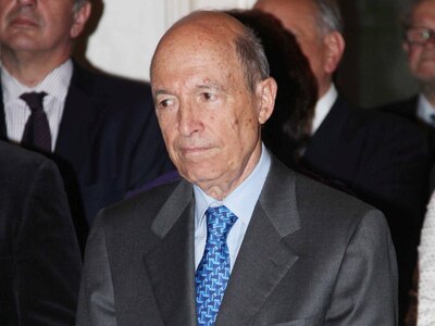 Σημίτης: δεν έπρεπε να κοπούν η 13η και ...