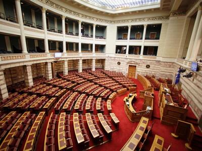 ΔΕΙΤΕ LIVE την ορκομωσία της νέας Βουλής 