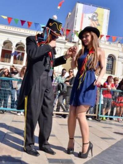 Παρούσα και η φετινή Βασίλισσα του Πατρι...