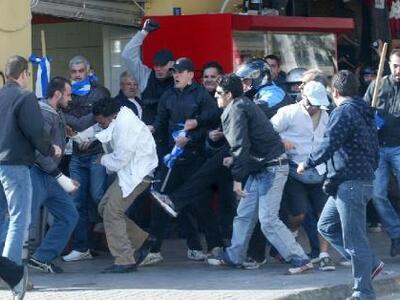 Ναύπακτος: Κοντά στους ρατσιστές που επι...