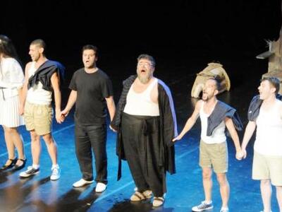 Η «Αληθινή απολογία του Σωκράτη» με τον ...