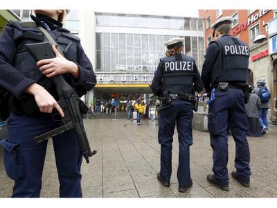 Γερμανία: Άνδρας τραυμάτισε με μαχαίρι α...