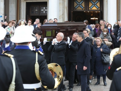 Πάτρα: Πέρασε από την Γέφυρα η αυτοκινητ...