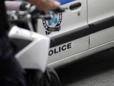 Αγρίνιο: Έσπρωχνε τους αστυνομικούς για ...