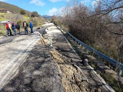 Σπ. Σκιαδαρέσης: H καθίζηση στην Πατρών ...